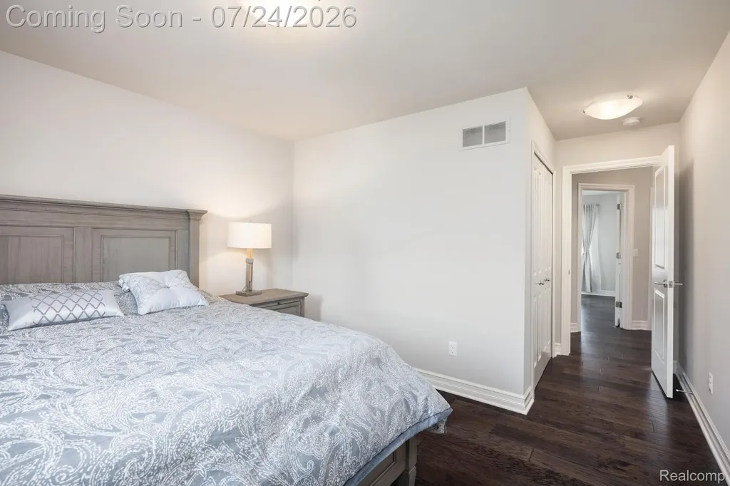 3534 Birchmount Drive Troy City MI 48083