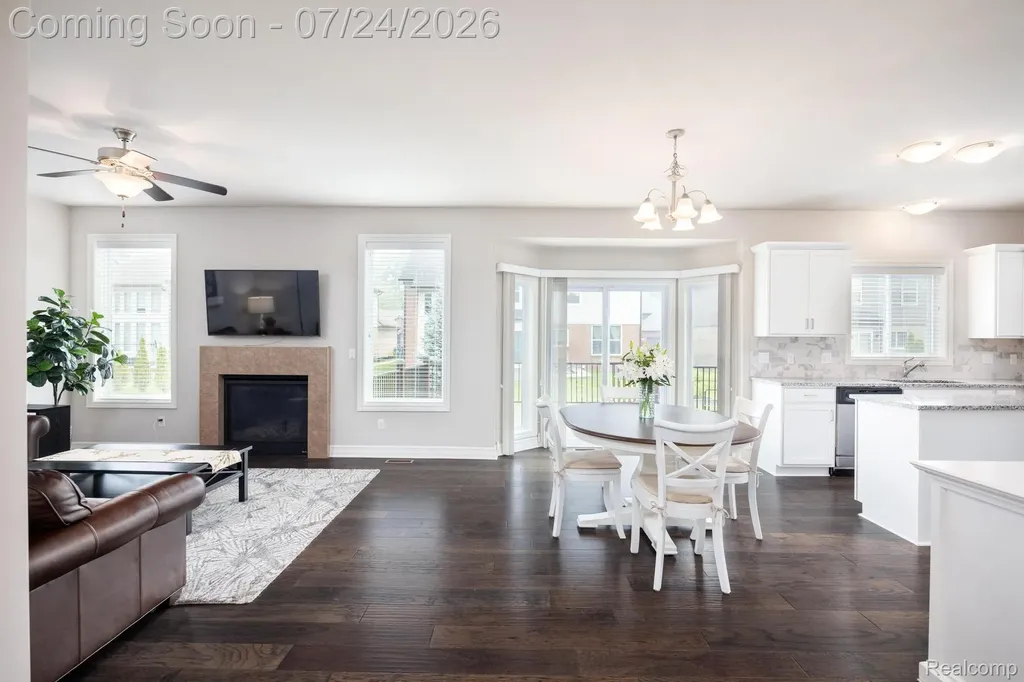 3534 Birchmount Drive Troy City MI 48083
