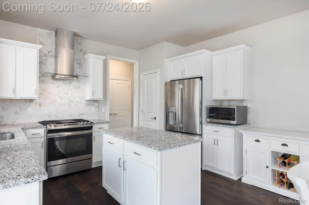 3534 Birchmount Drive Troy City MI 48083