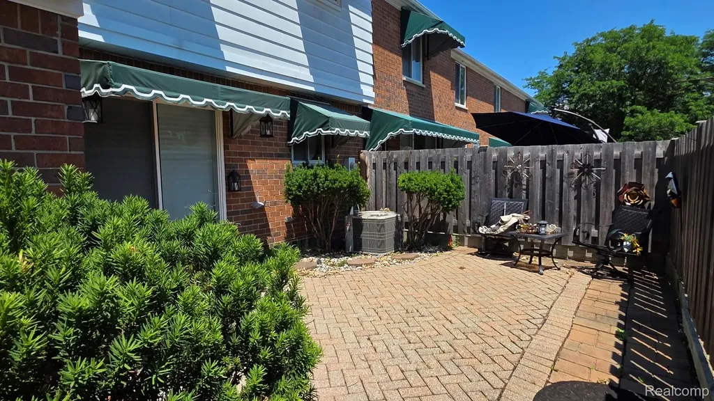 21150 Beaconsfield Street St. Clair Shores City MI 48080