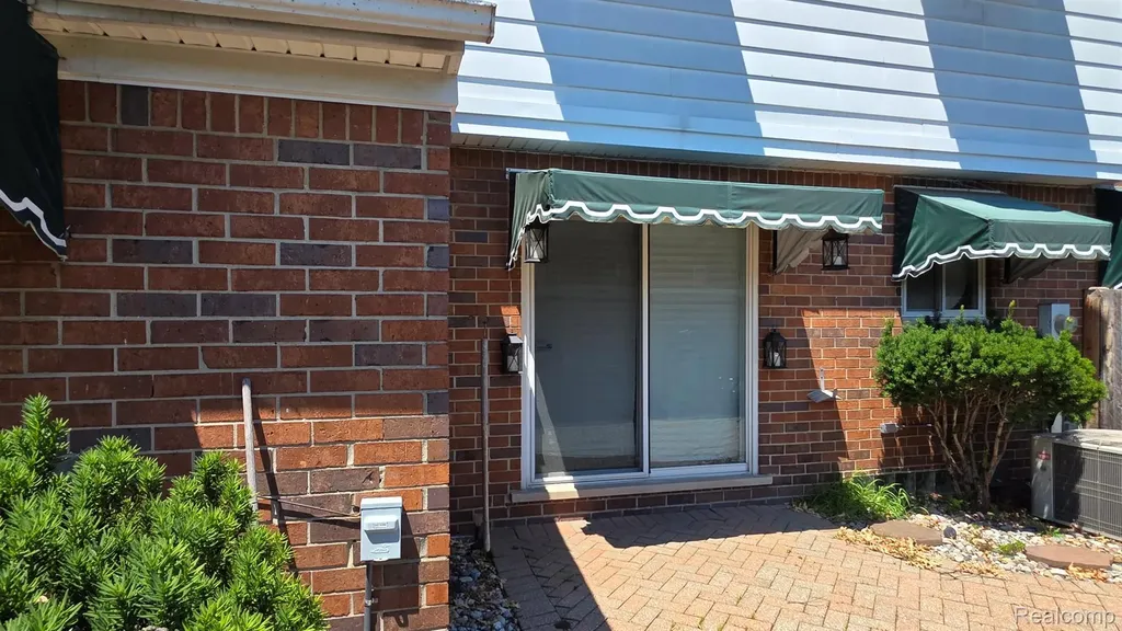 21150 Beaconsfield Street St. Clair Shores City MI 48080