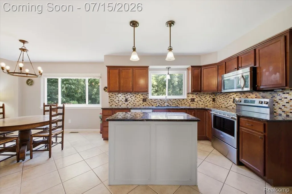 4638 Fox Chase Drive White Lake Charter Township MI 48383