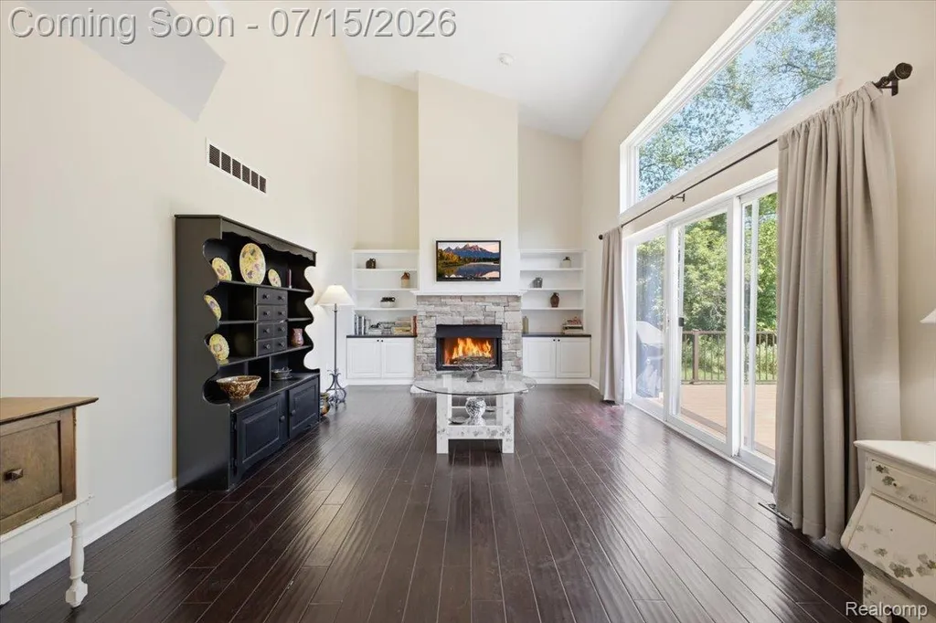 4638 Fox Chase Drive White Lake Charter Township MI 48383