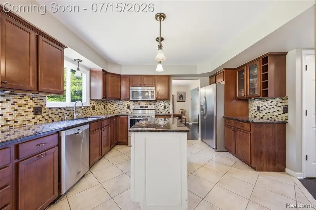 4638 Fox Chase Drive White Lake Charter Township MI 48383