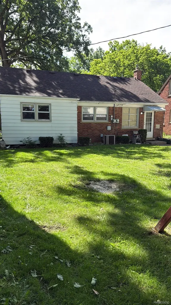 1500 Sherwood Court Dearborn City MI 48124