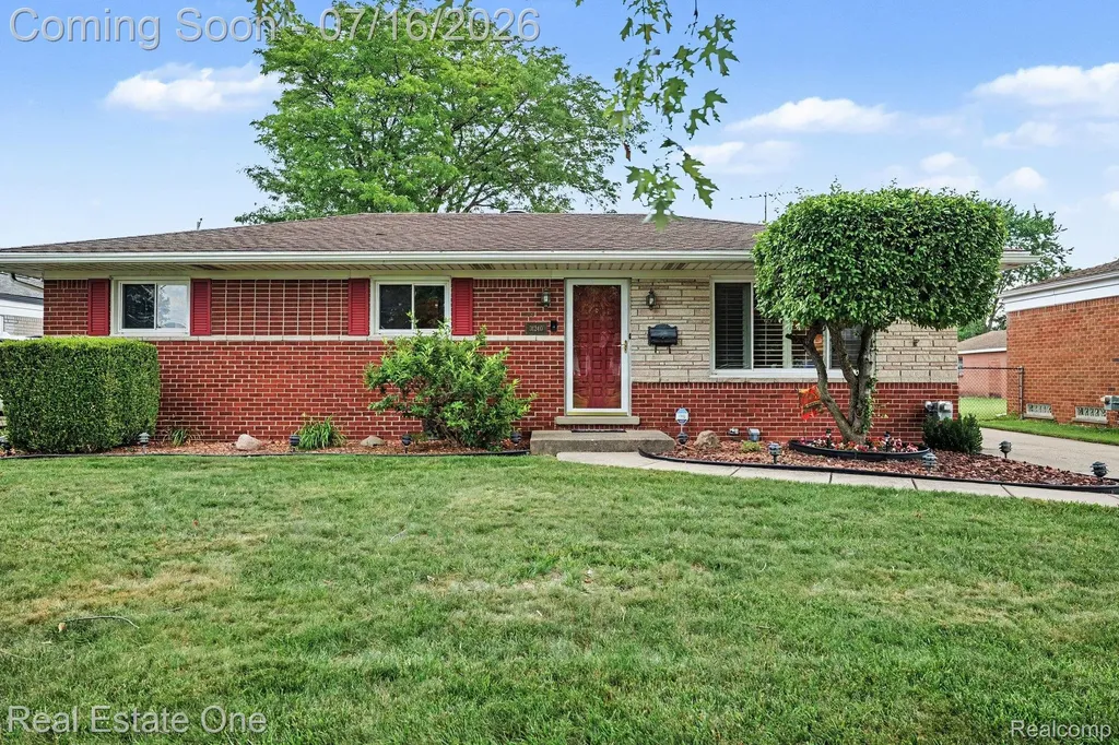 31240 Regal Drive Warren City MI 48088