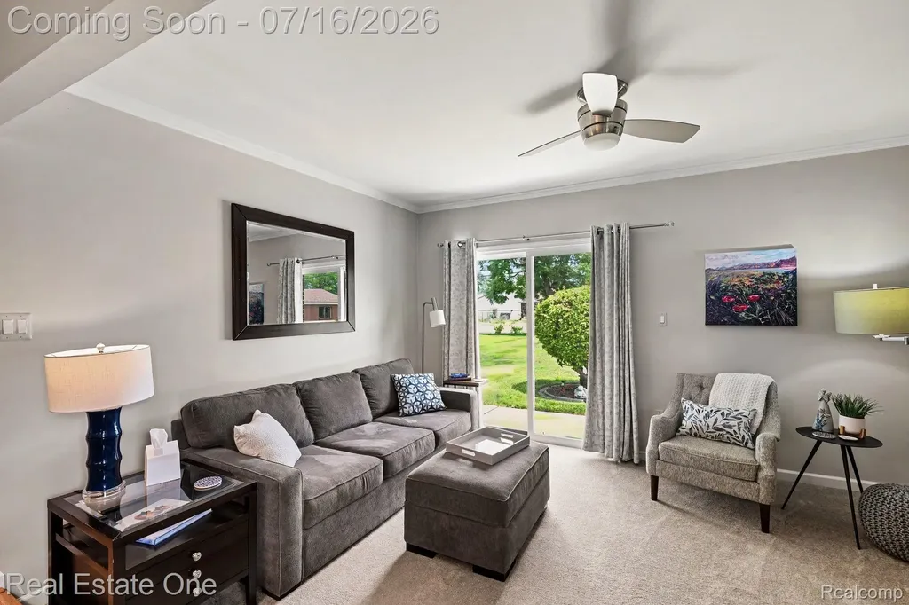 31240 Regal Drive Warren City MI 48088