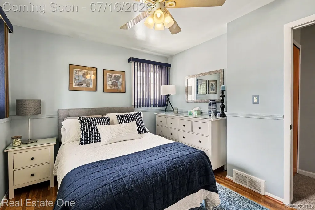 31240 Regal Drive Warren City MI 48088