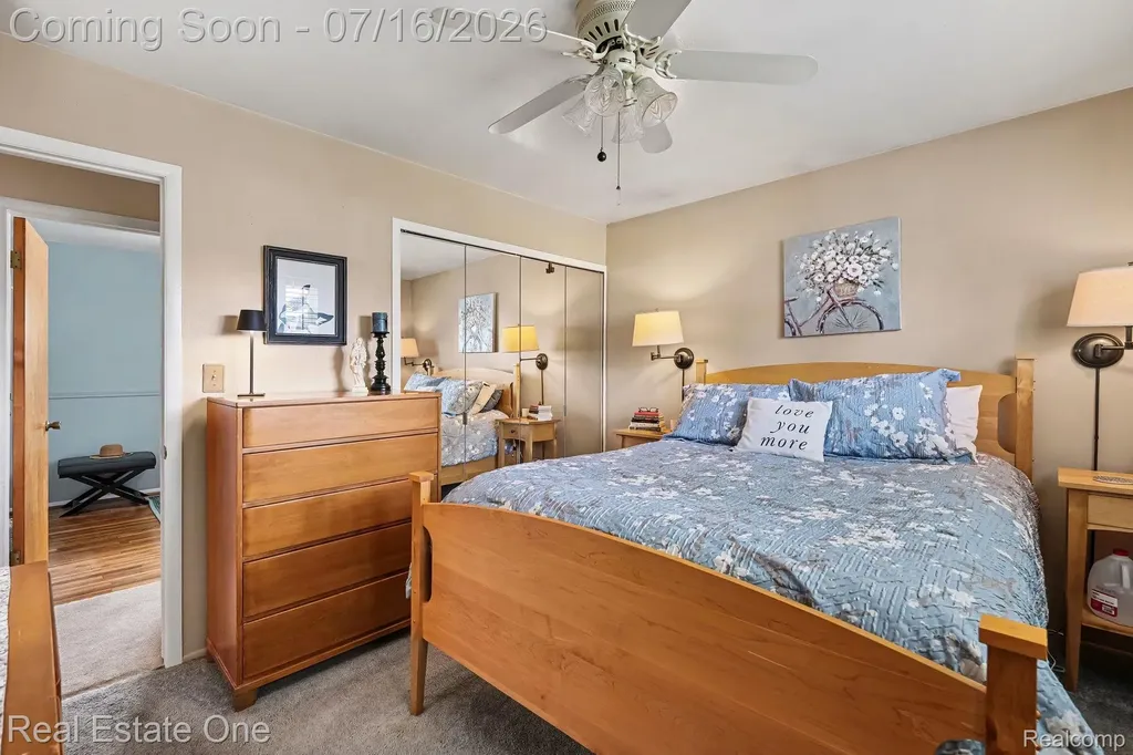 31240 Regal Drive Warren City MI 48088