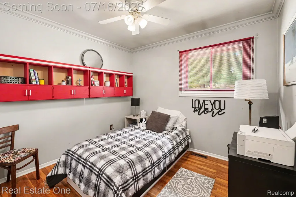 31240 Regal Drive Warren City MI 48088