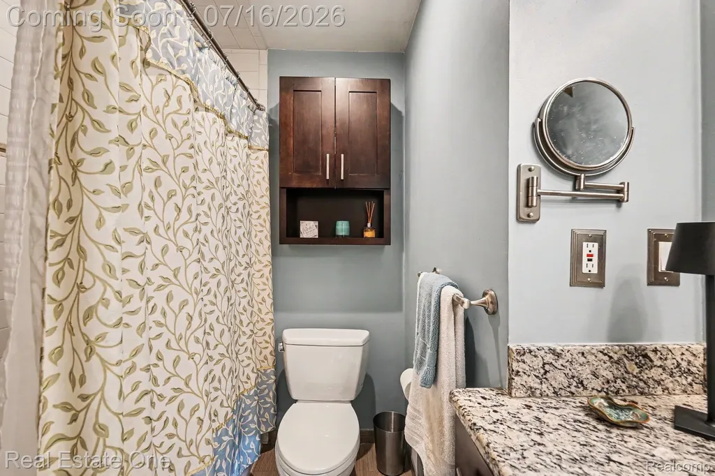 31240 Regal Drive Warren City MI 48088