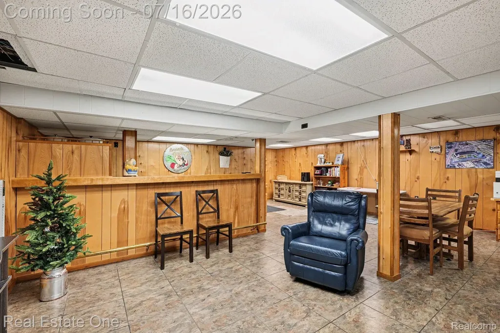 31240 Regal Drive Warren City MI 48088