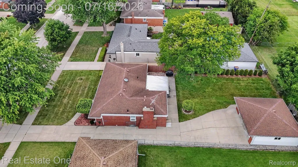 31240 Regal Drive Warren City MI 48088