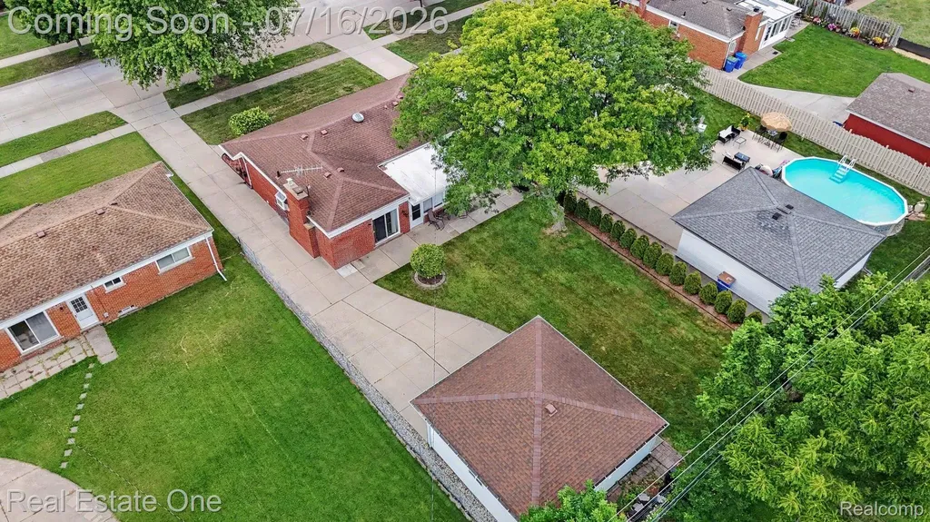 31240 Regal Drive Warren City MI 48088