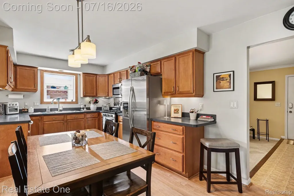 31240 Regal Drive Warren City MI 48088