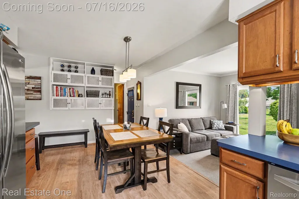 31240 Regal Drive Warren City MI 48088
