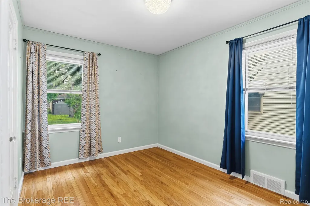254 Albany Street Ferndale City MI 48220