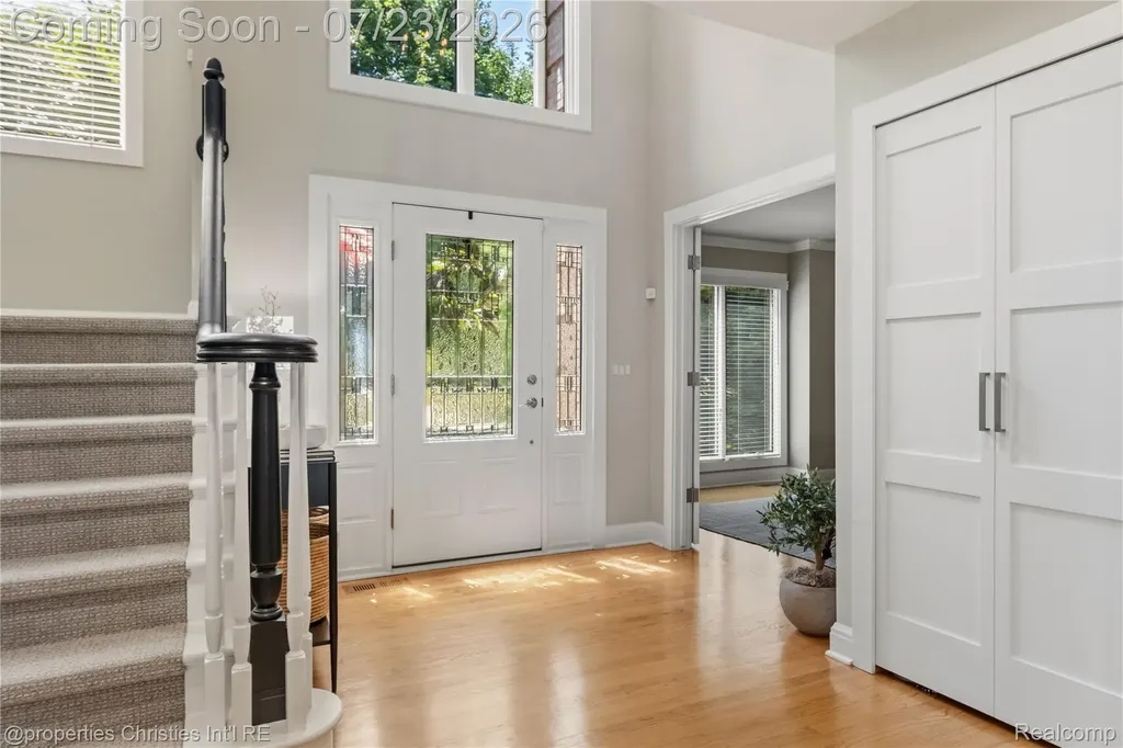 48806 Thornbury Drive Novi City MI 48374