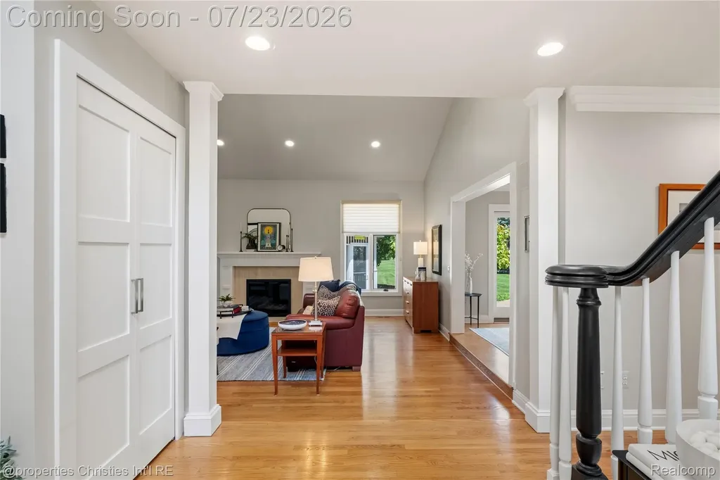 48806 Thornbury Drive Novi City MI 48374