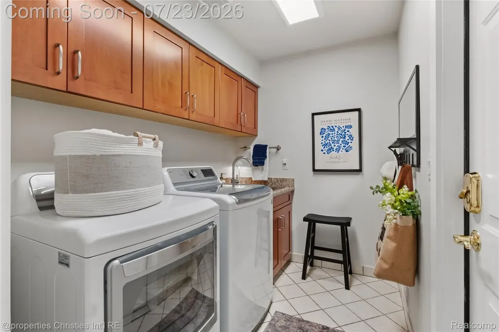 48806 Thornbury Drive Novi City MI 48374