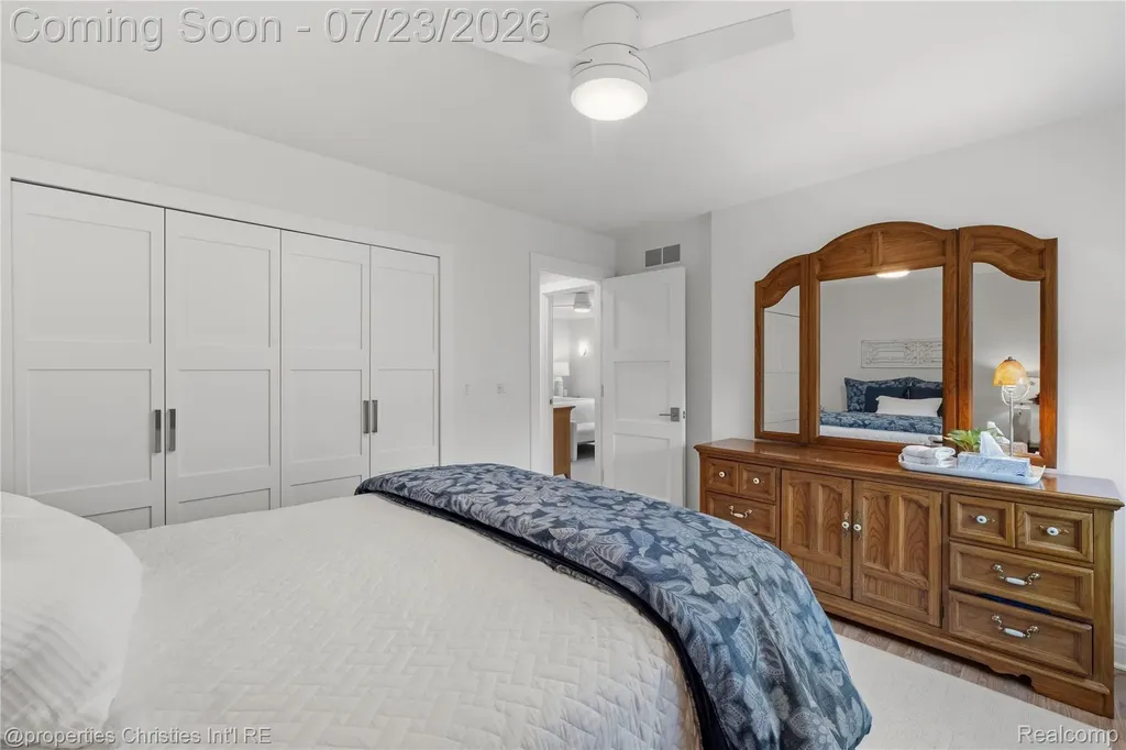 48806 Thornbury Drive Novi City MI 48374