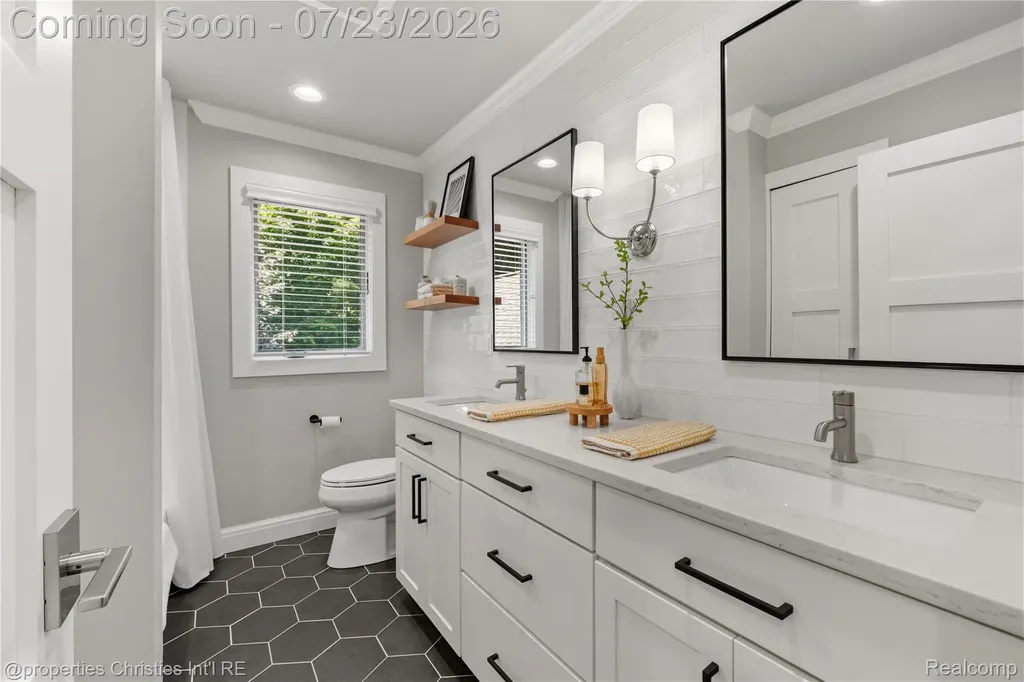 48806 Thornbury Drive Novi City MI 48374