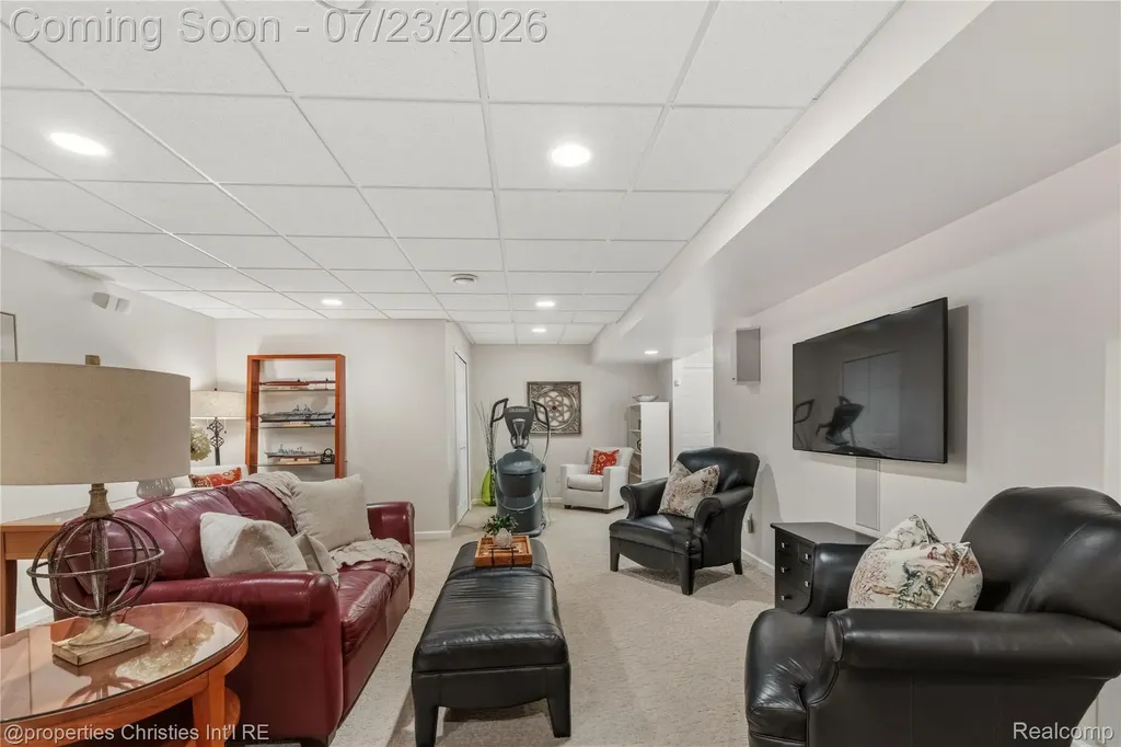 48806 Thornbury Drive Novi City MI 48374