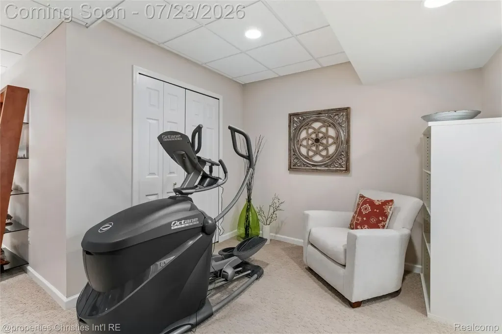 48806 Thornbury Drive Novi City MI 48374