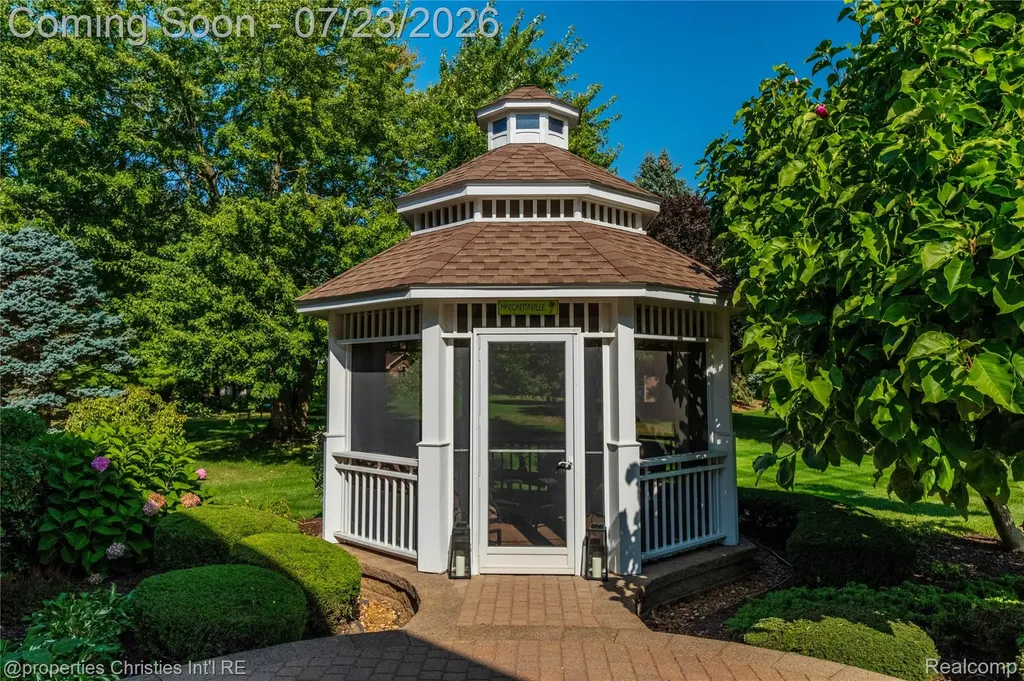 48806 Thornbury Drive Novi City MI 48374