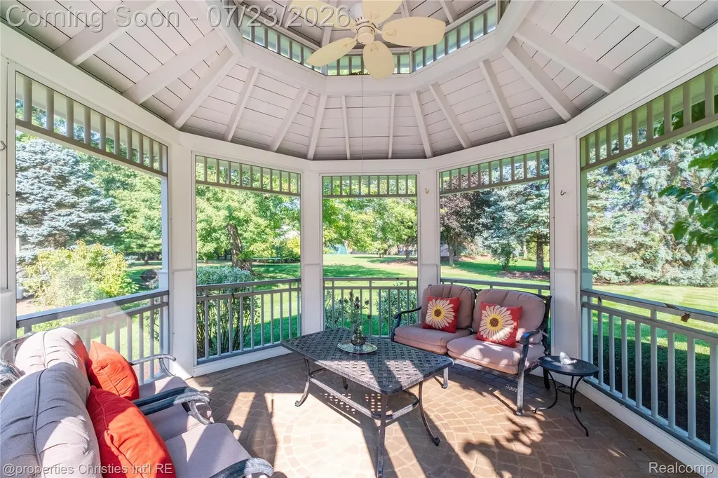 48806 Thornbury Drive Novi City MI 48374