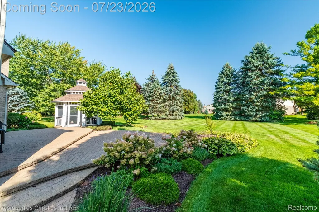 48806 Thornbury Drive Novi City MI 48374