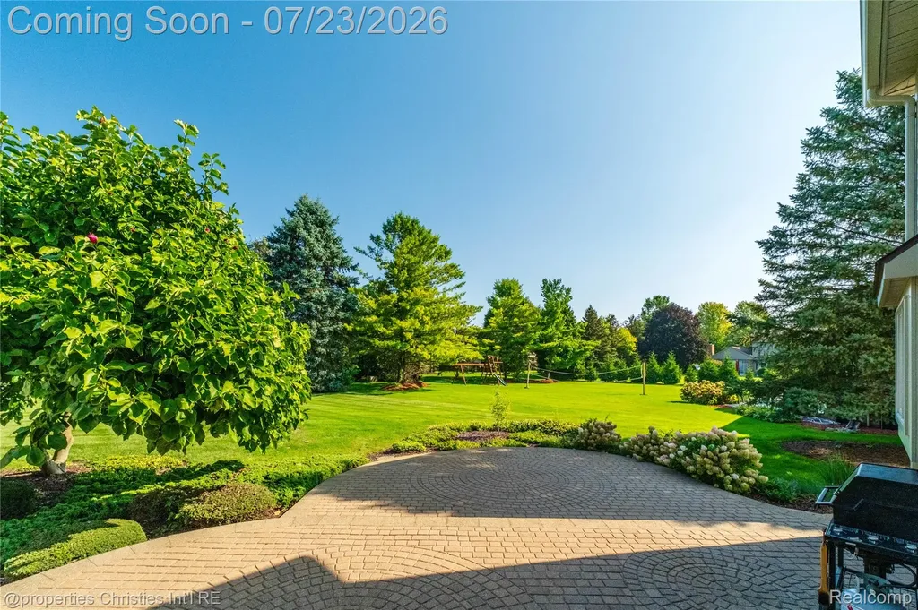 48806 Thornbury Drive Novi City MI 48374
