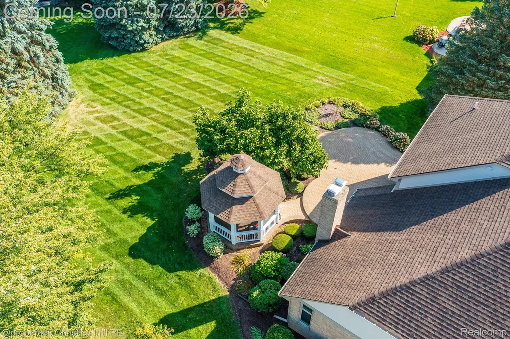 48806 Thornbury Drive Novi City MI 48374