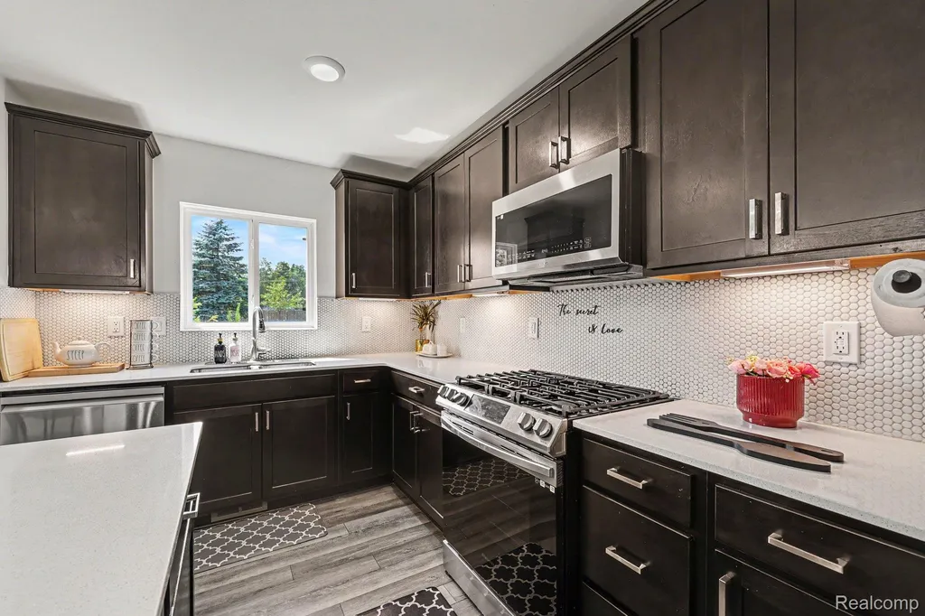 24461 Jade Drive Farmington Hills City MI 48336