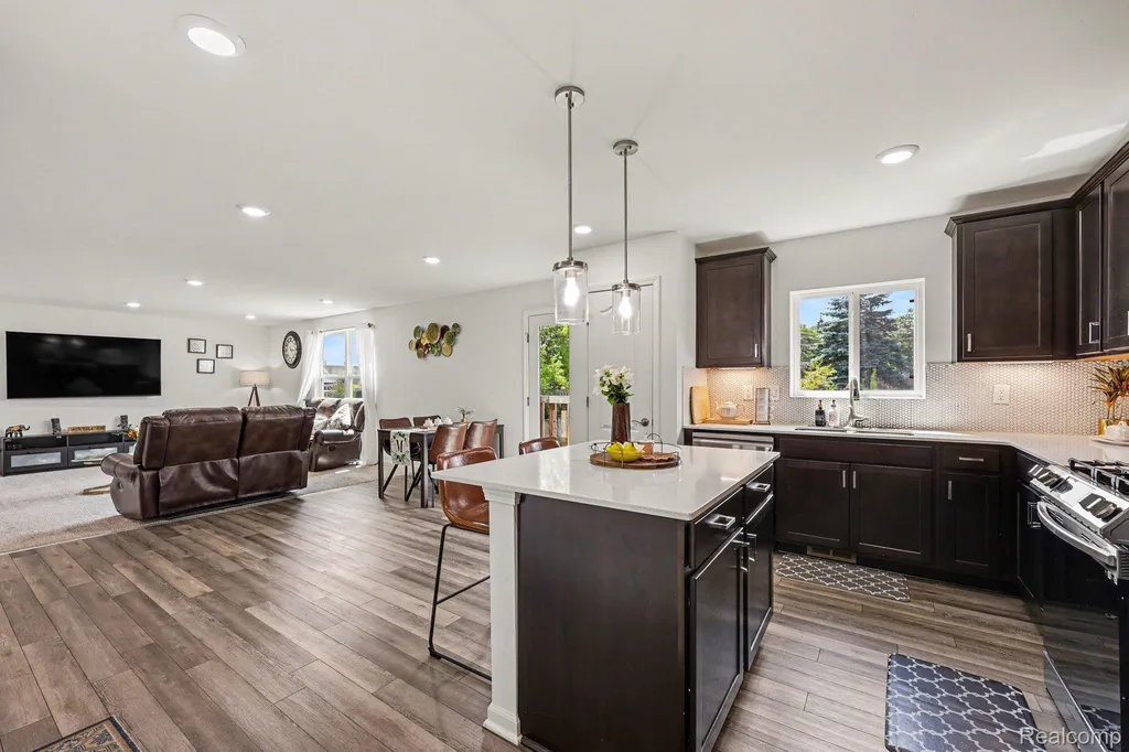 24461 Jade Drive Farmington Hills City MI 48336