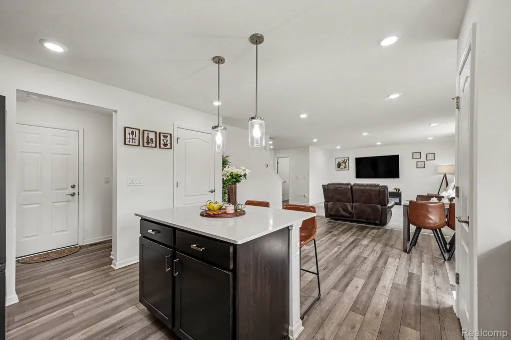 24461 Jade Drive Farmington Hills City MI 48336