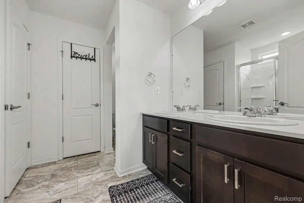 24461 Jade Drive Farmington Hills City MI 48336