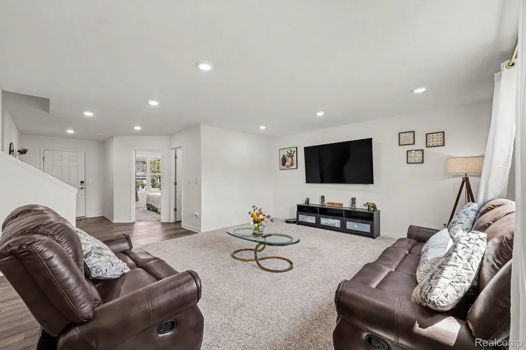 24461 Jade Drive Farmington Hills City MI 48336