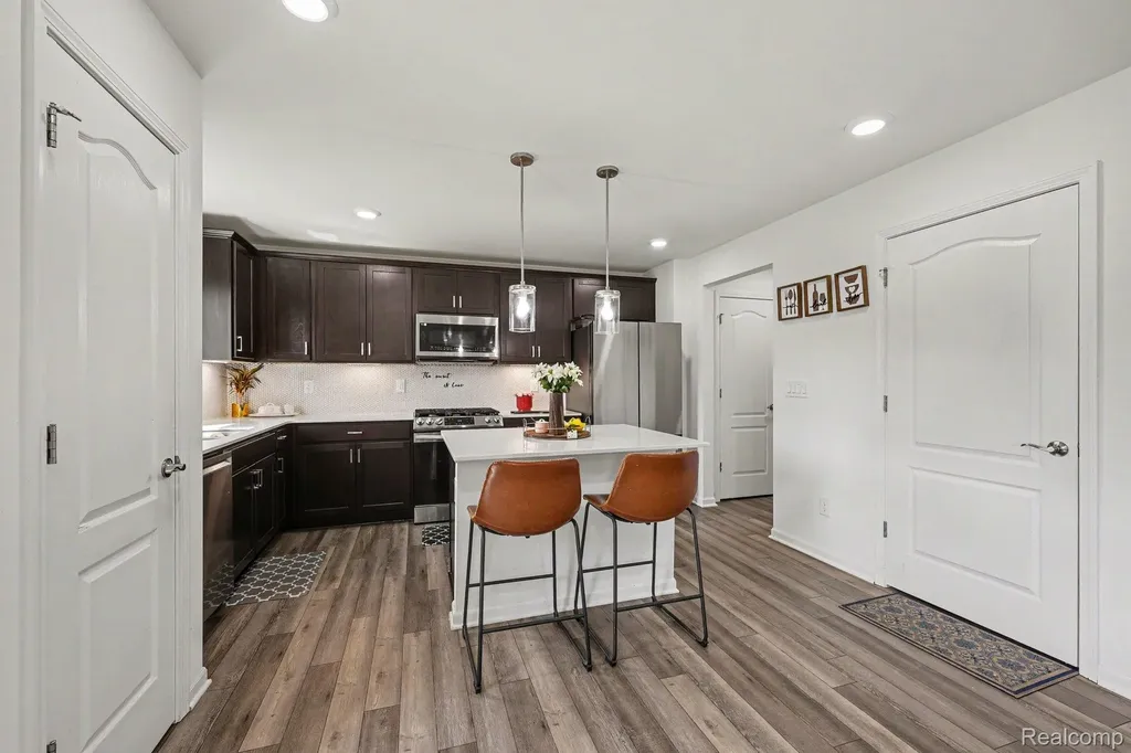 24461 Jade Drive Farmington Hills City MI 48336
