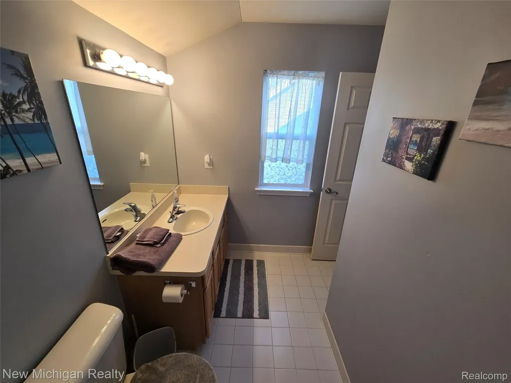 8165 Timber Trail White Lake Charter Township MI 48386