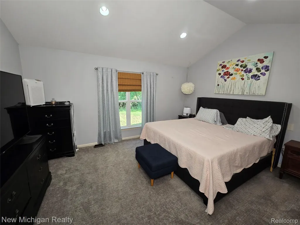 8165 Timber Trail White Lake Charter Township MI 48386