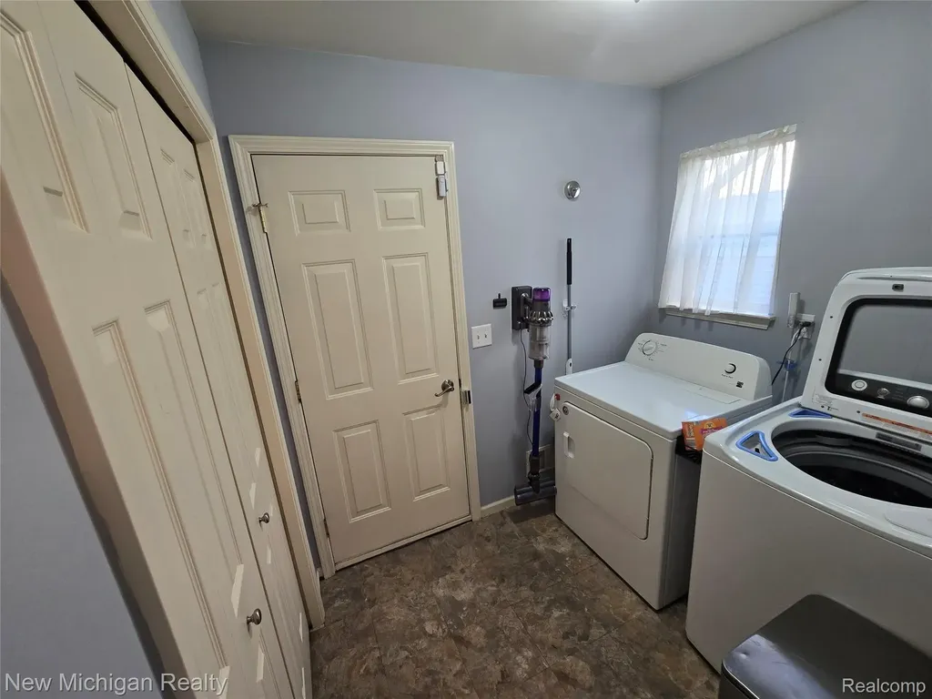 8165 Timber Trail White Lake Charter Township MI 48386