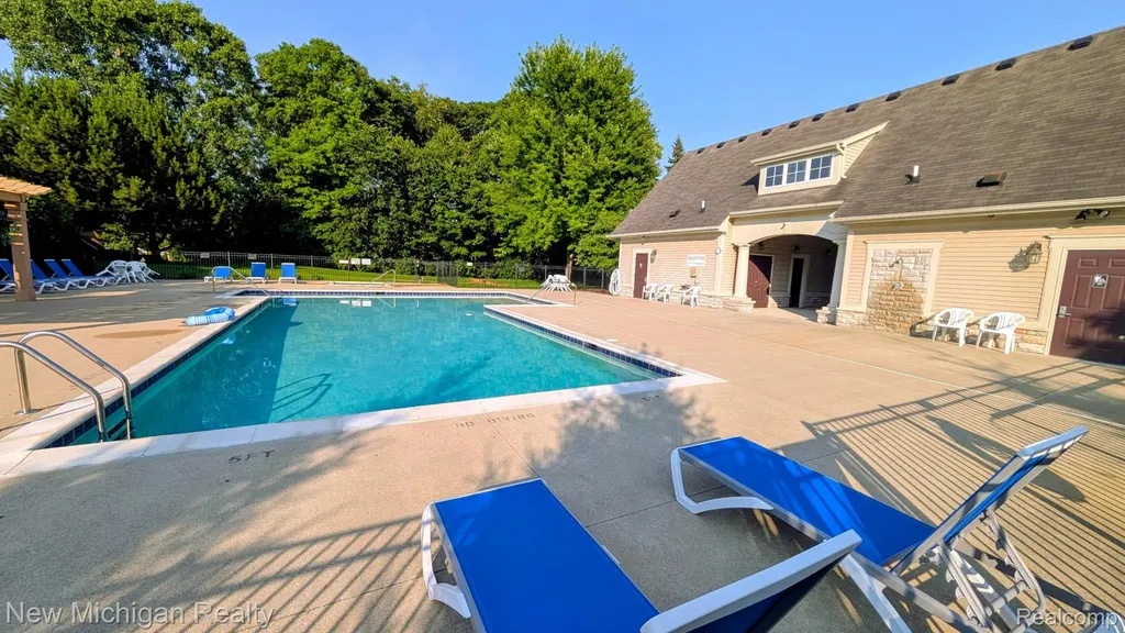 8165 Timber Trail White Lake Charter Township MI 48386