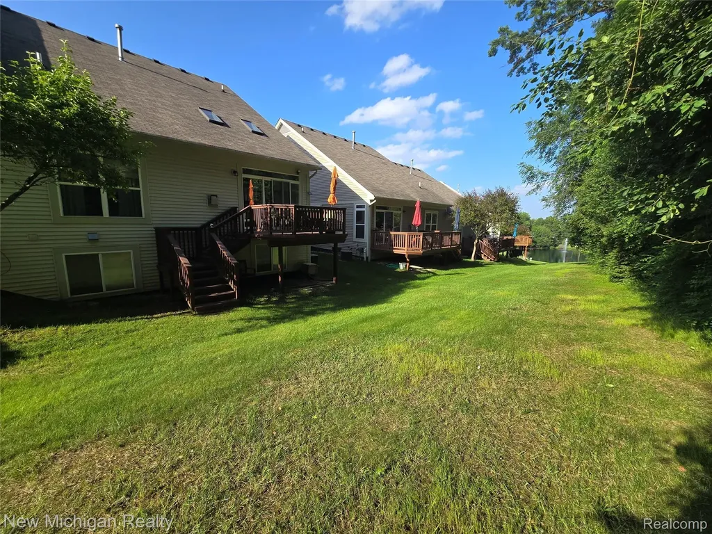 8165 Timber Trail White Lake Charter Township MI 48386