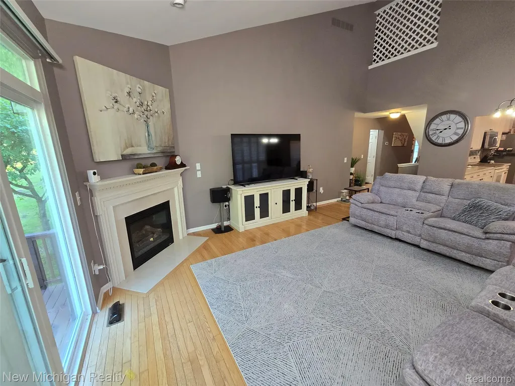 8165 Timber Trail White Lake Charter Township MI 48386