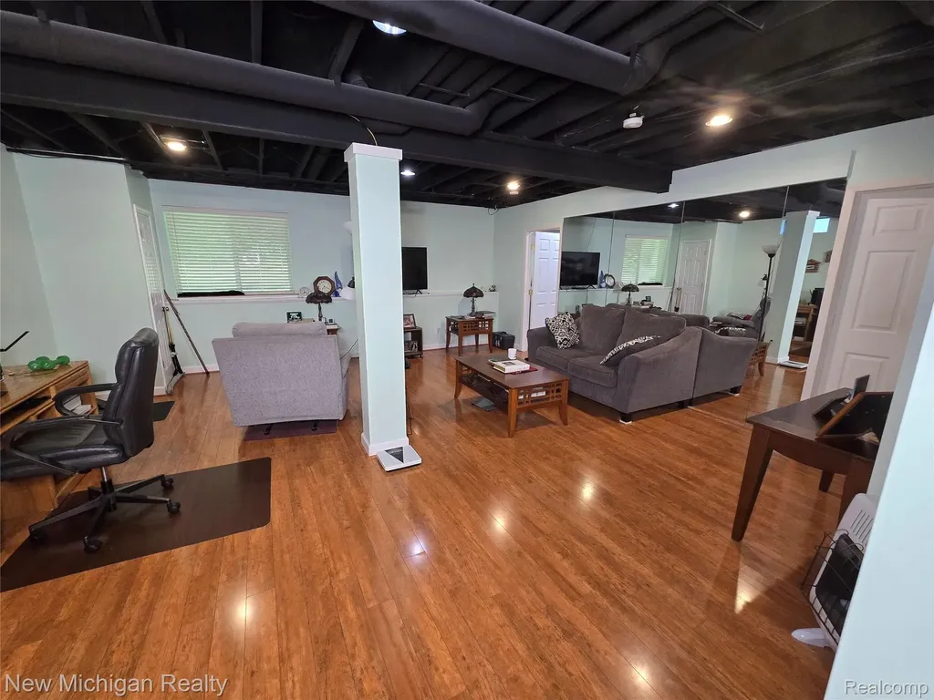 8165 Timber Trail White Lake Charter Township MI 48386