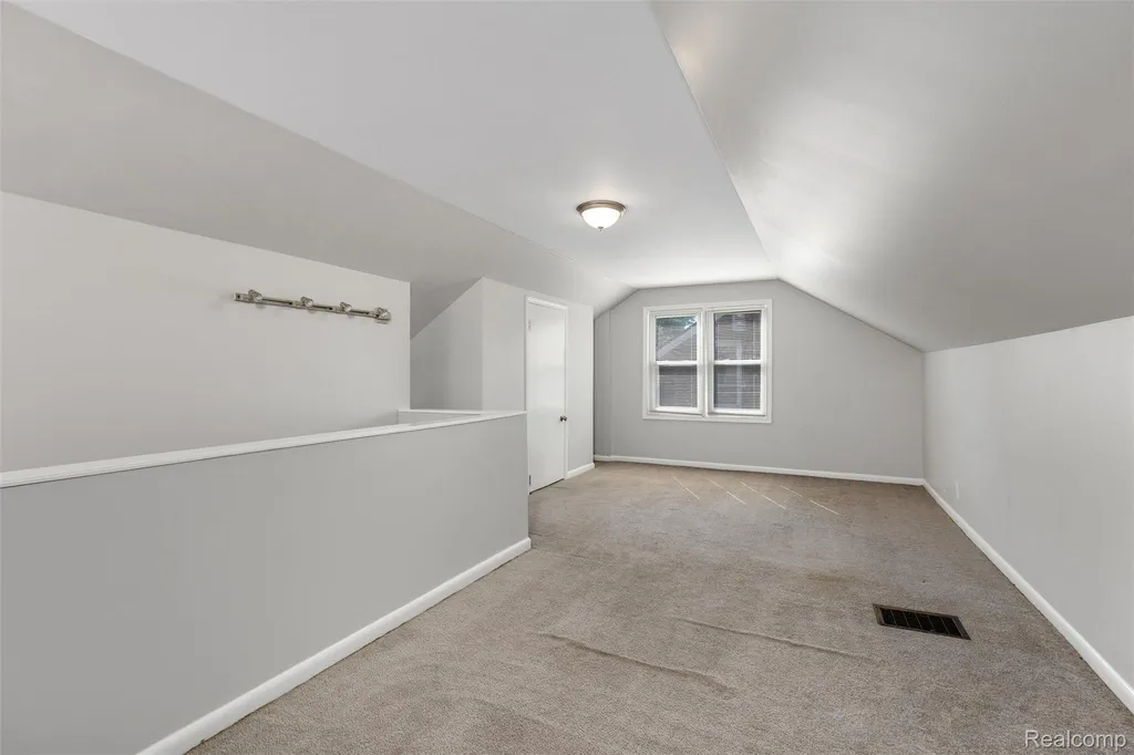 20934 Hunt Club Drive Harper Woods City MI 48225