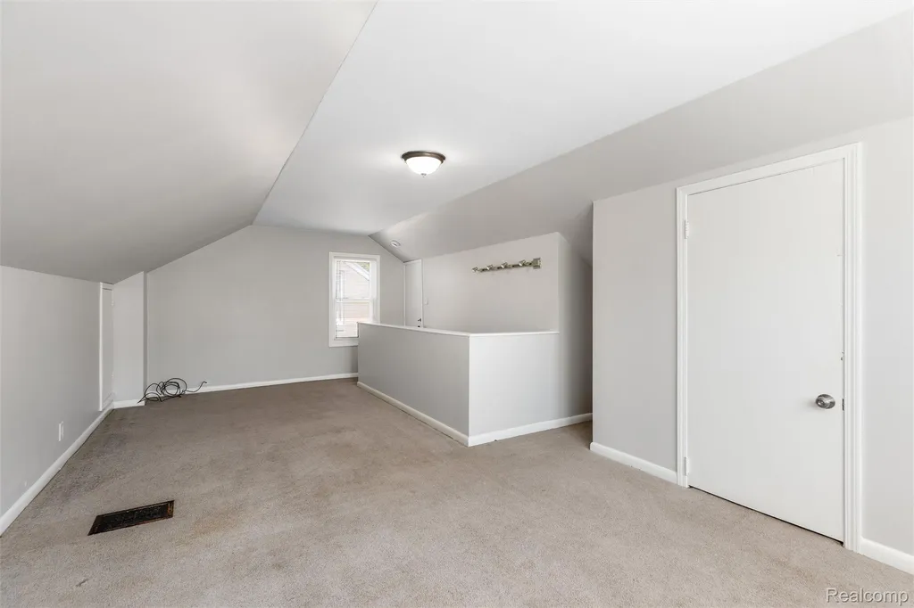 20934 Hunt Club Drive Harper Woods City MI 48225