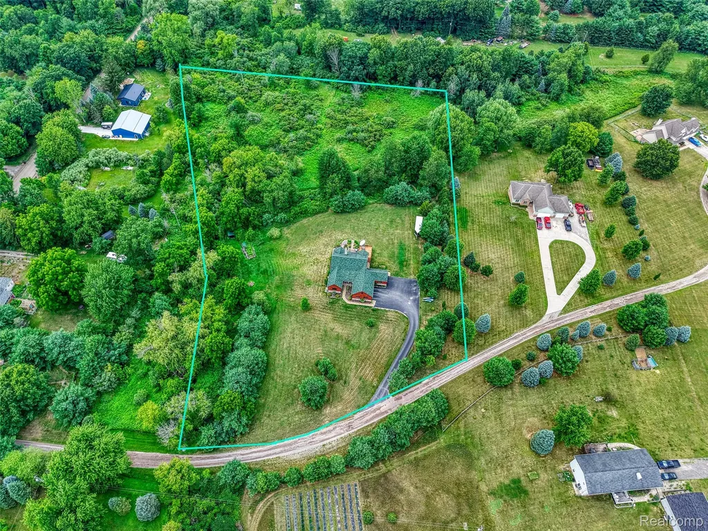 7200 Wiggins Road Deerfield Township MI 48855