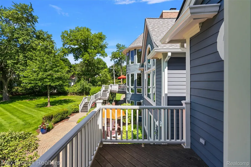 4875 Old Orchard Trail Orchard Lake Village City MI 48324